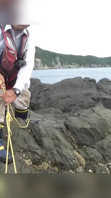 How to Transport a Giant Grouper After Fishing | Catch and Carry Tips